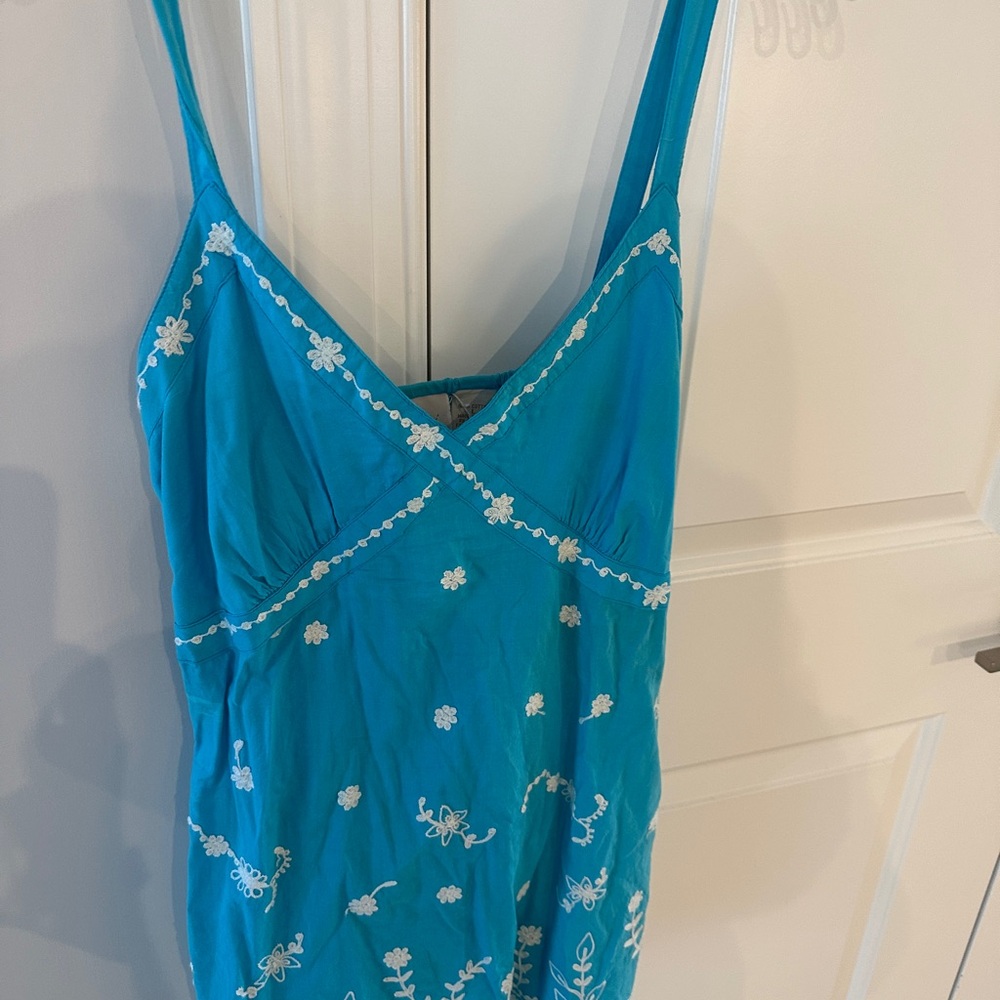 Blue Lg Floral Embroidered sleeveless blouse